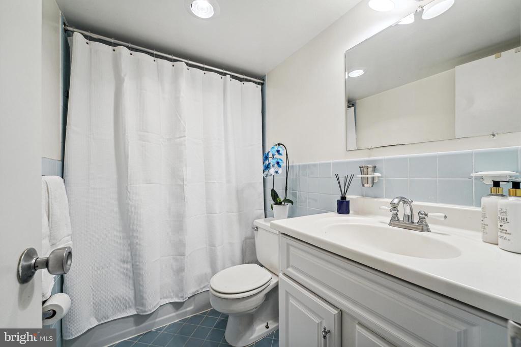 2939 van Ness St NW #948