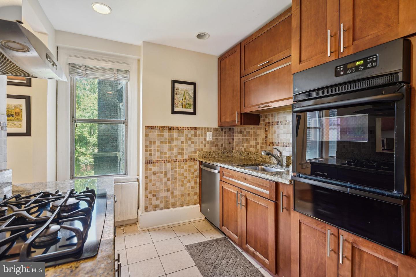 3900 Cathedral Ave NW #310a