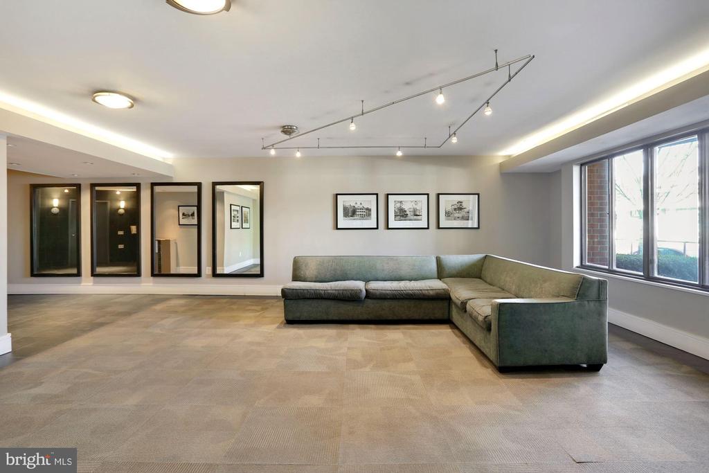 2320 WISCONSIN AVE NW #510