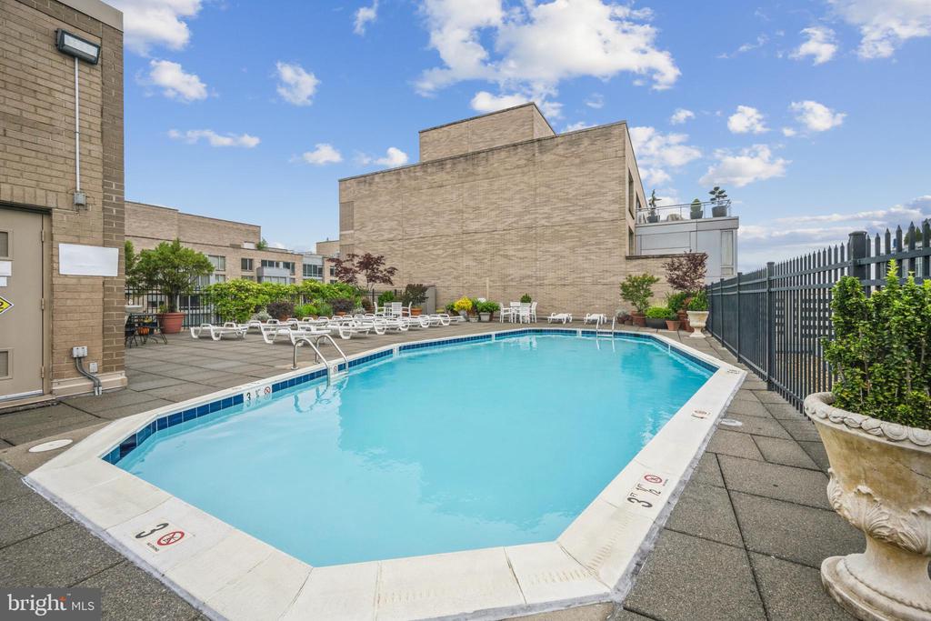 2201 L ST NW #504