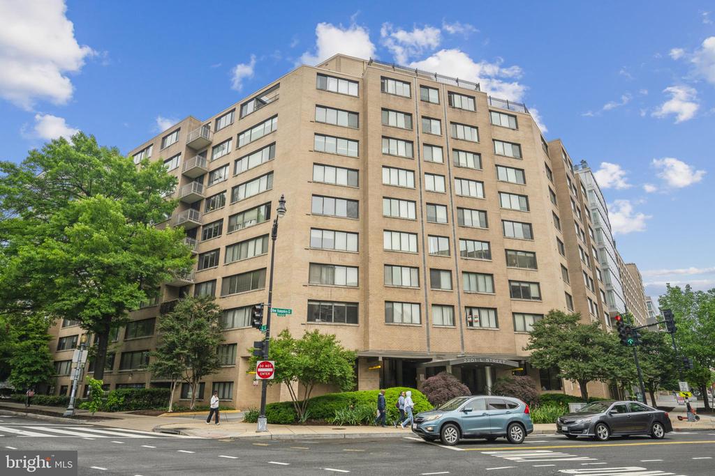2201 L ST NW #504