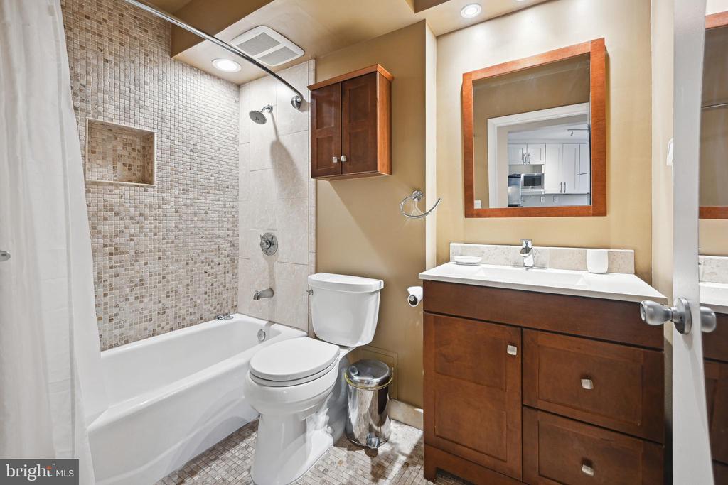 2201 L ST NW #504