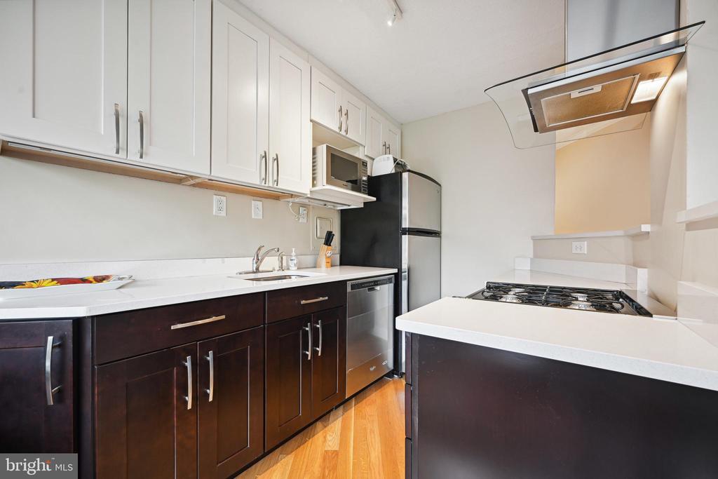 2201 L ST NW #504