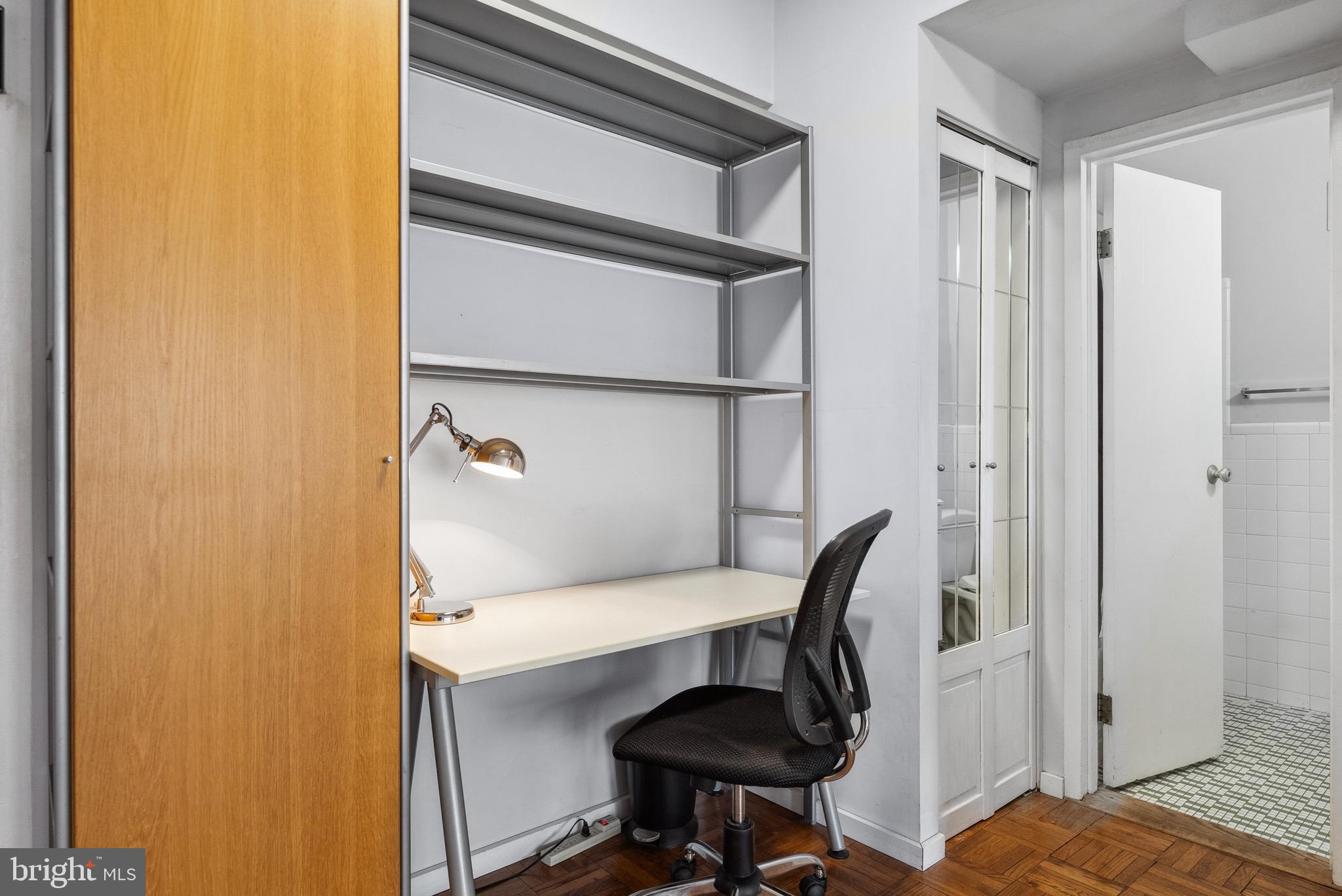 1711 MASSACHUSETTS AVE NW #817