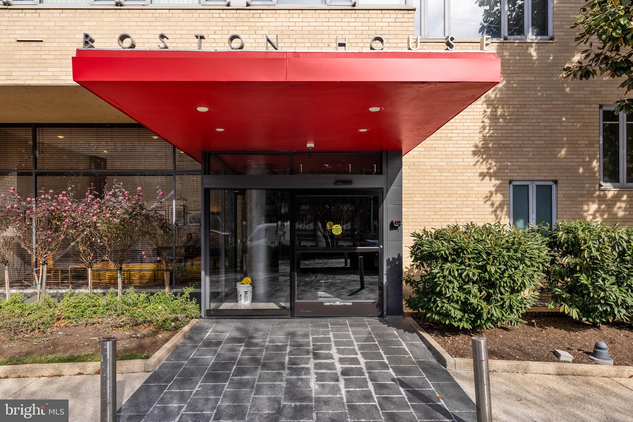 1711 MASSACHUSETTS AVE NW #817