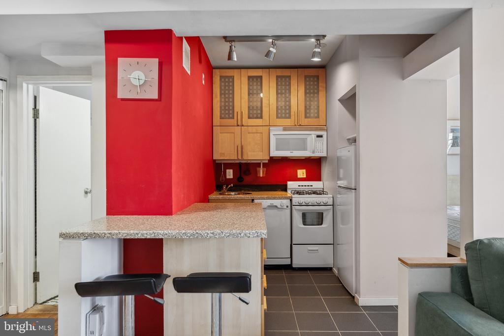 1711 MASSACHUSETTS AVE NW #817