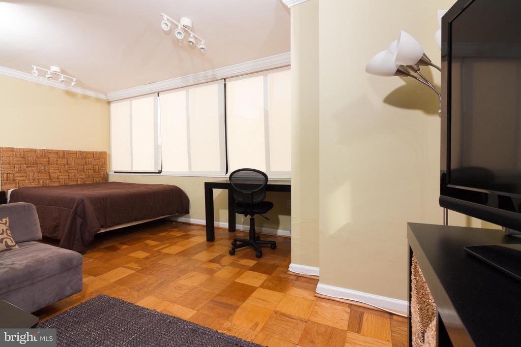 2030 F ST NW #803