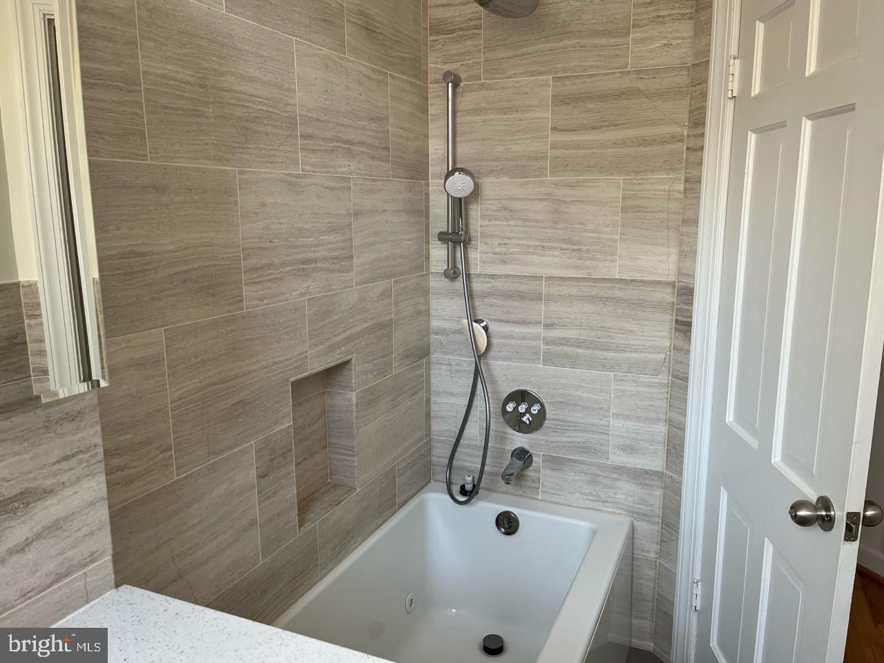 2800 NW DUMBARTON ST NW