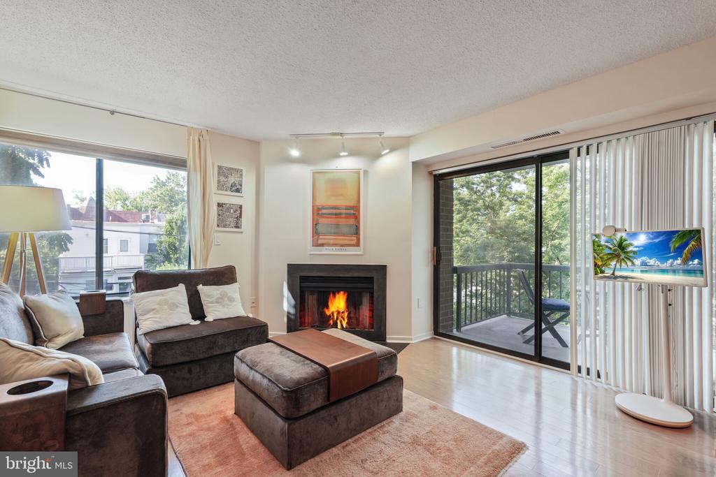 2320 WISCONSIN AVE NW #412