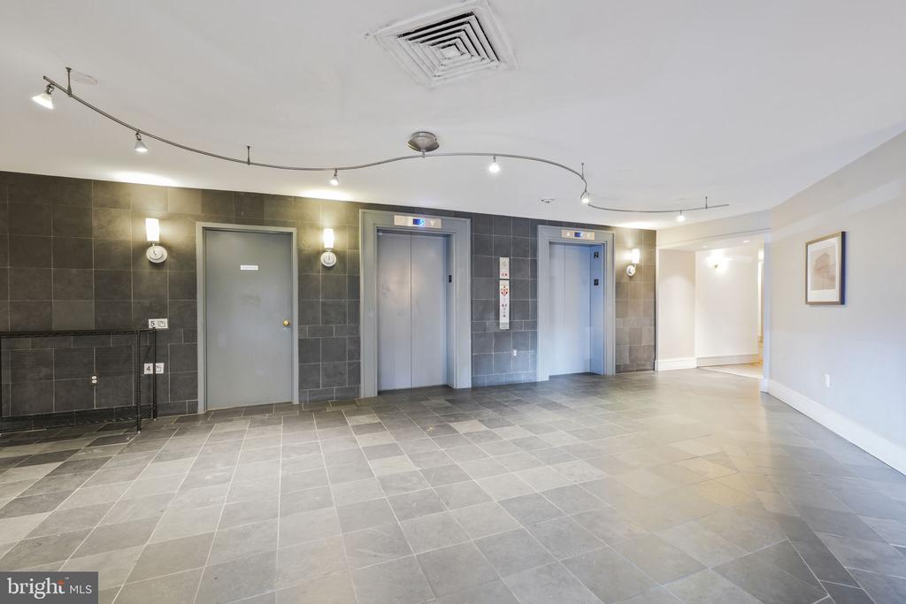 2320 WISCONSIN AVE NW #412