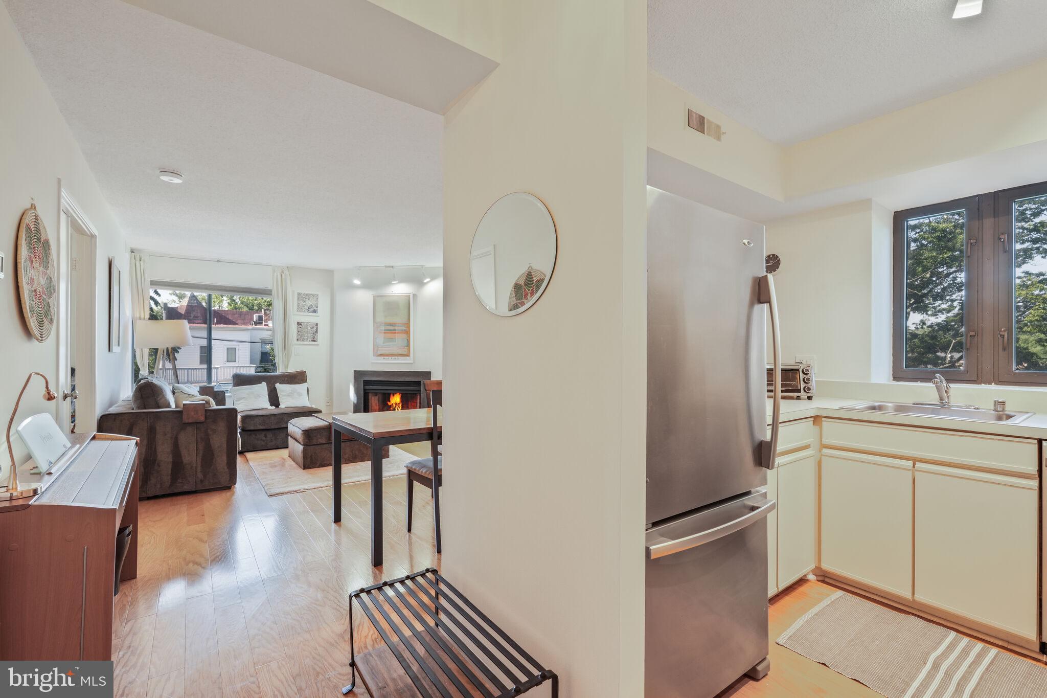 2320 WISCONSIN AVE NW #412