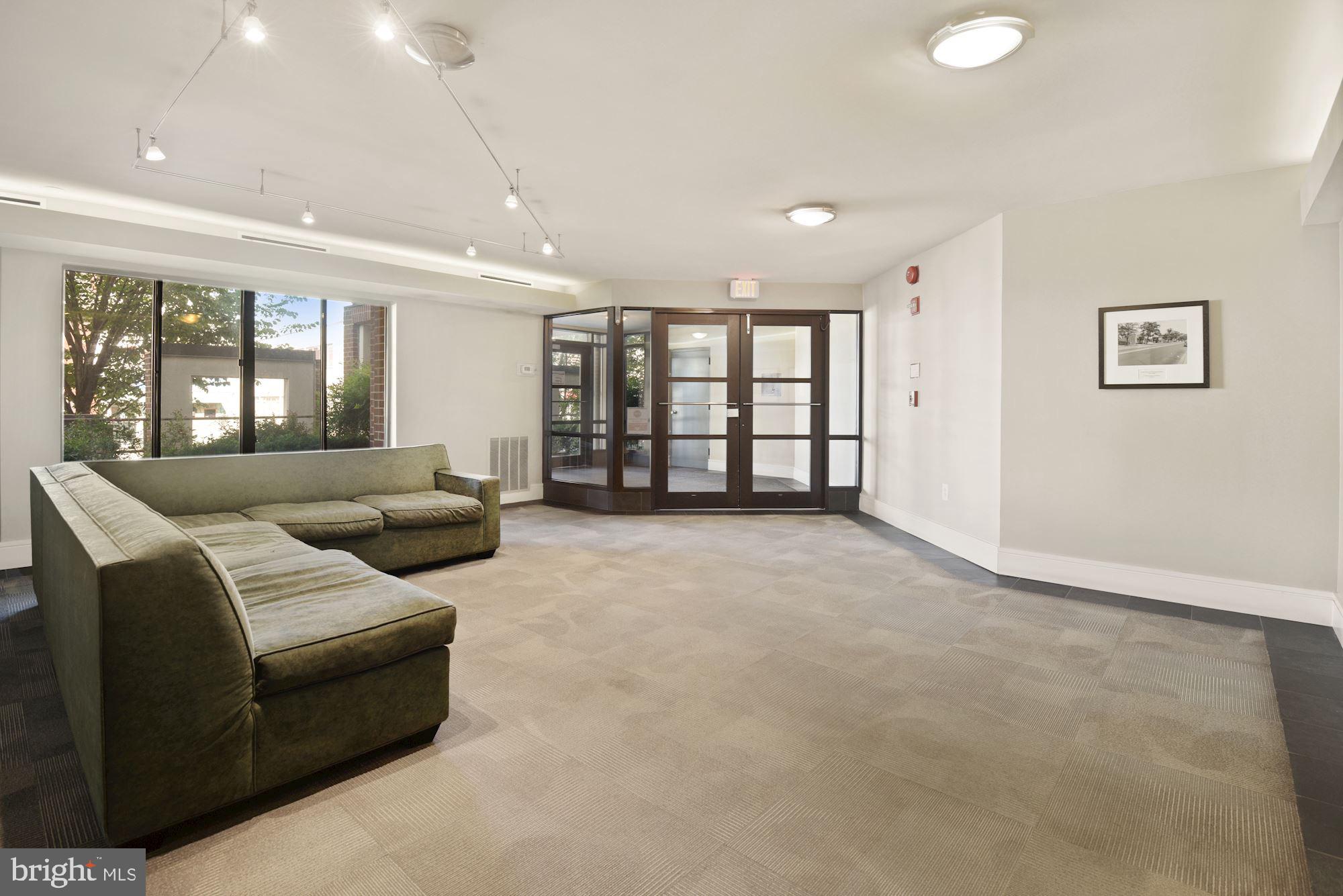 2320 WISCONSIN AVE NW #412