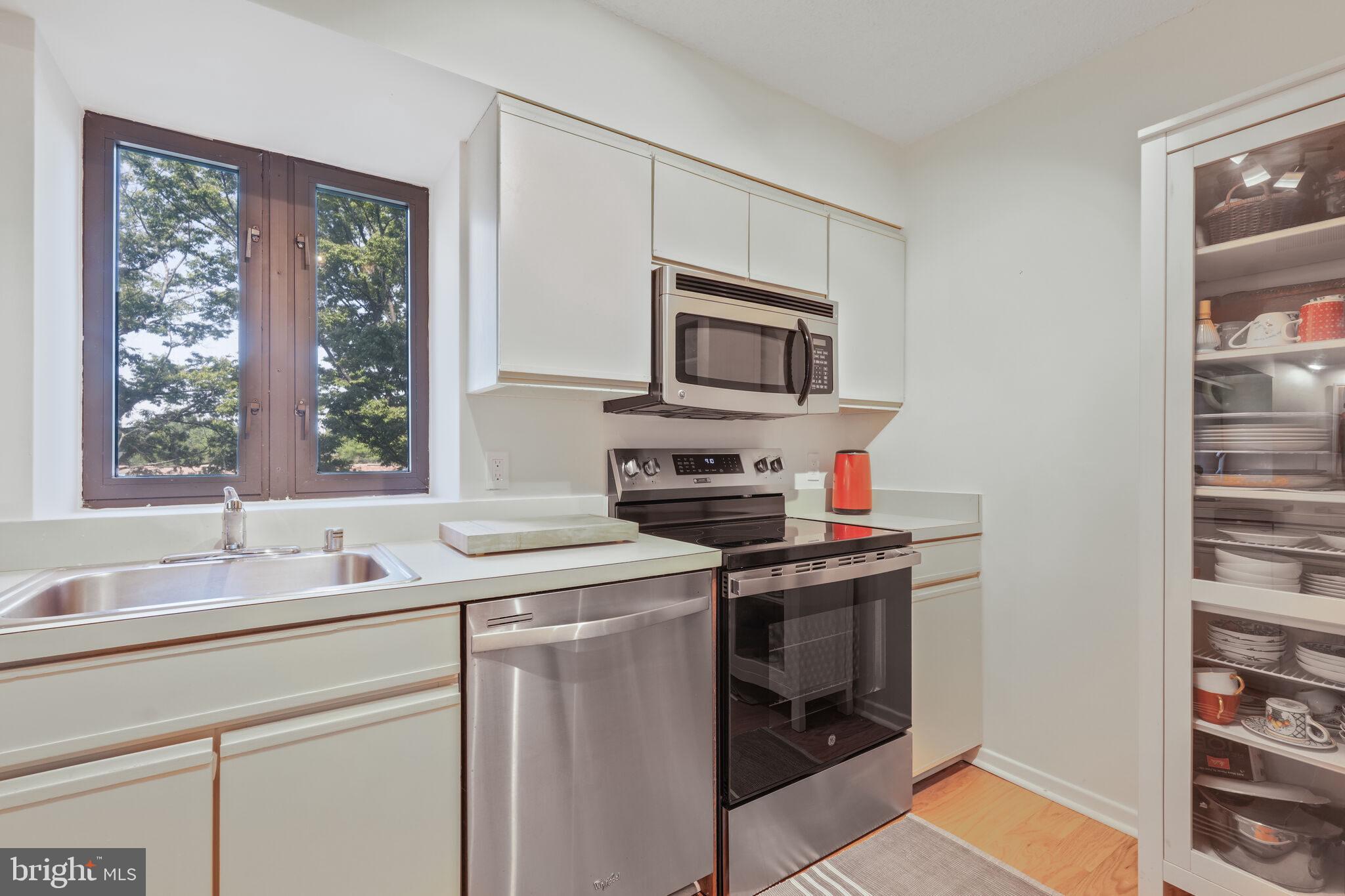 2320 WISCONSIN AVE NW #412