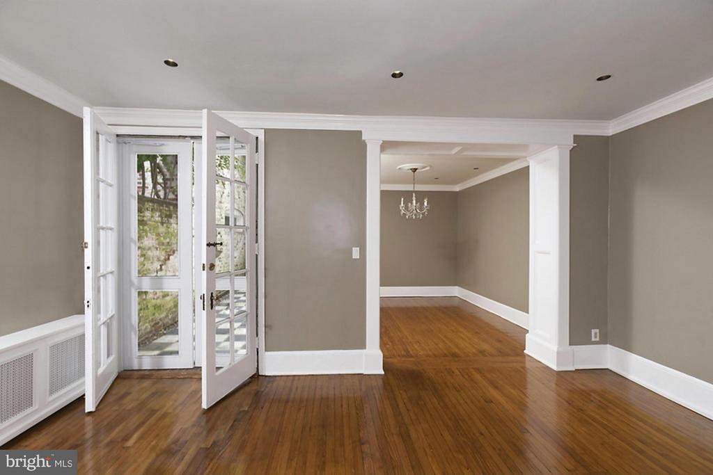 1530 33RD STREET NW