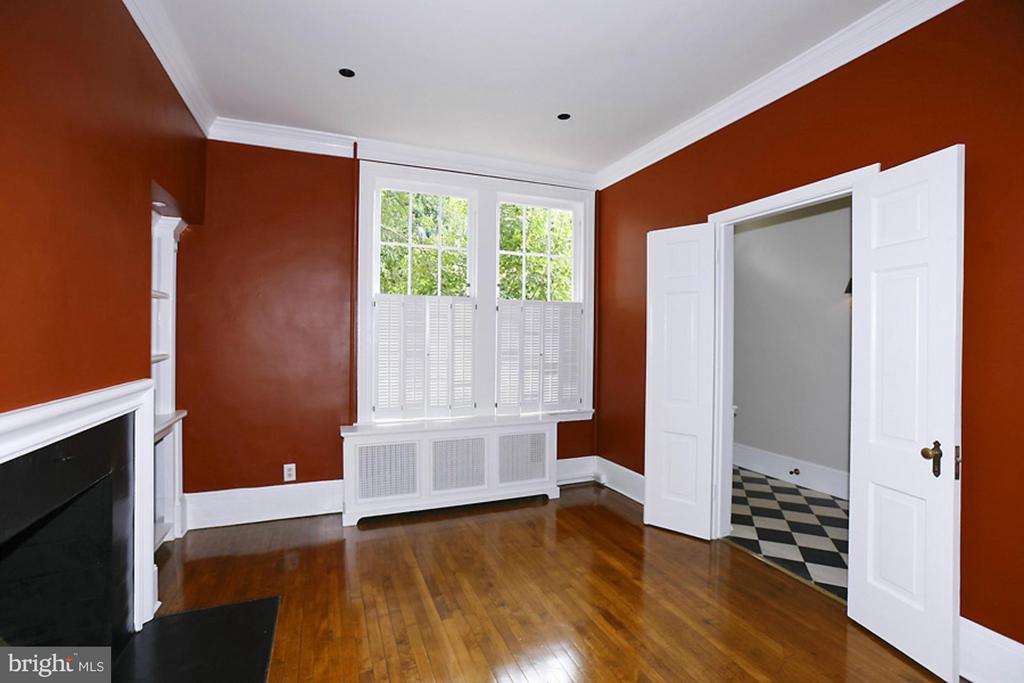1530 33RD STREET NW