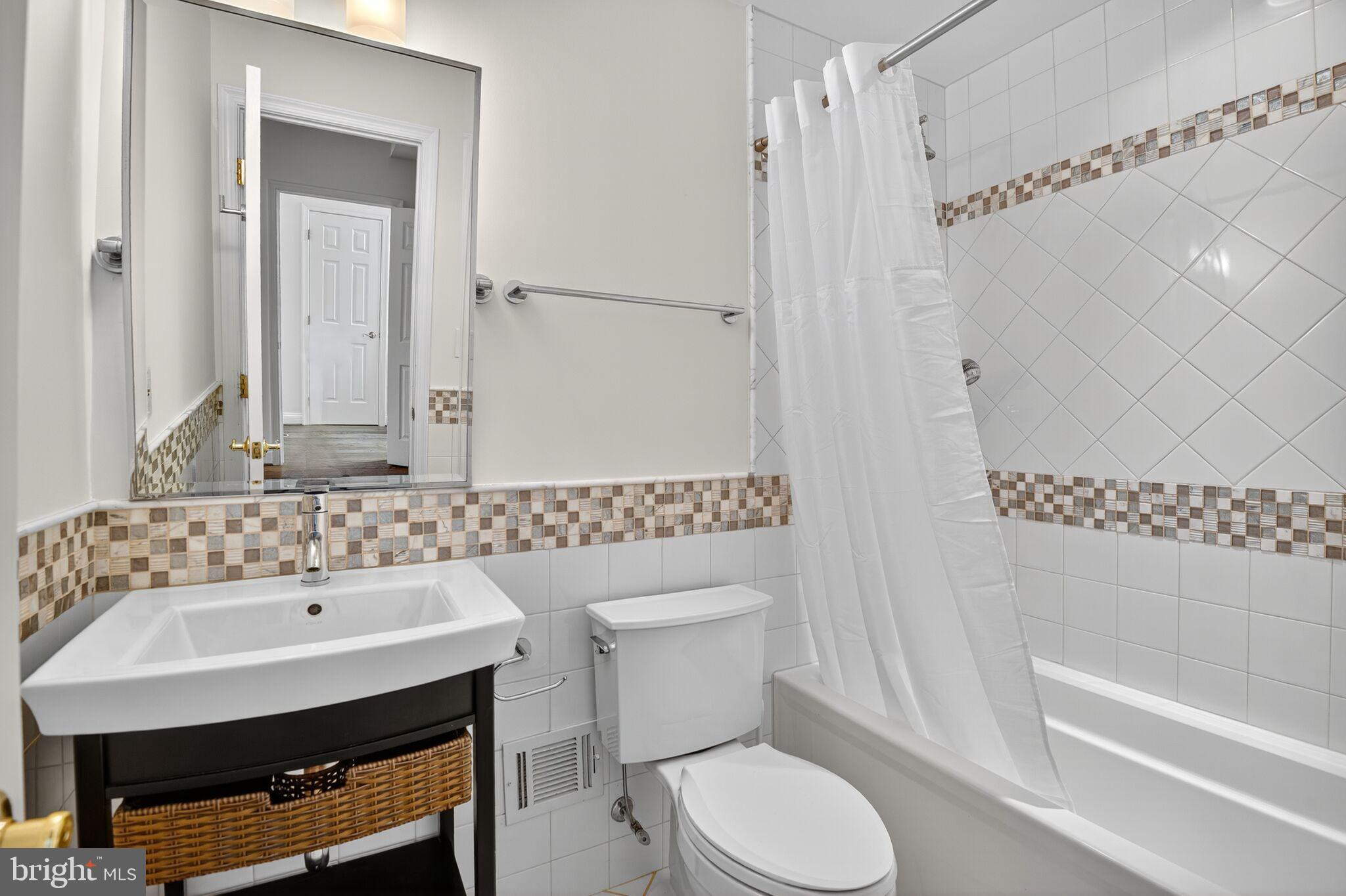 4015 MANSION DRIVE NW