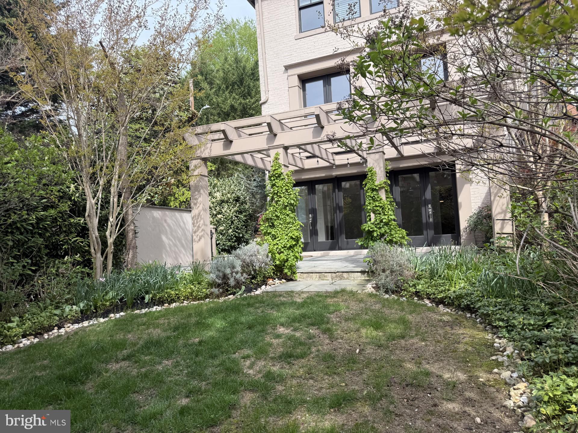 2820 BELLEVUE TERRACE NW