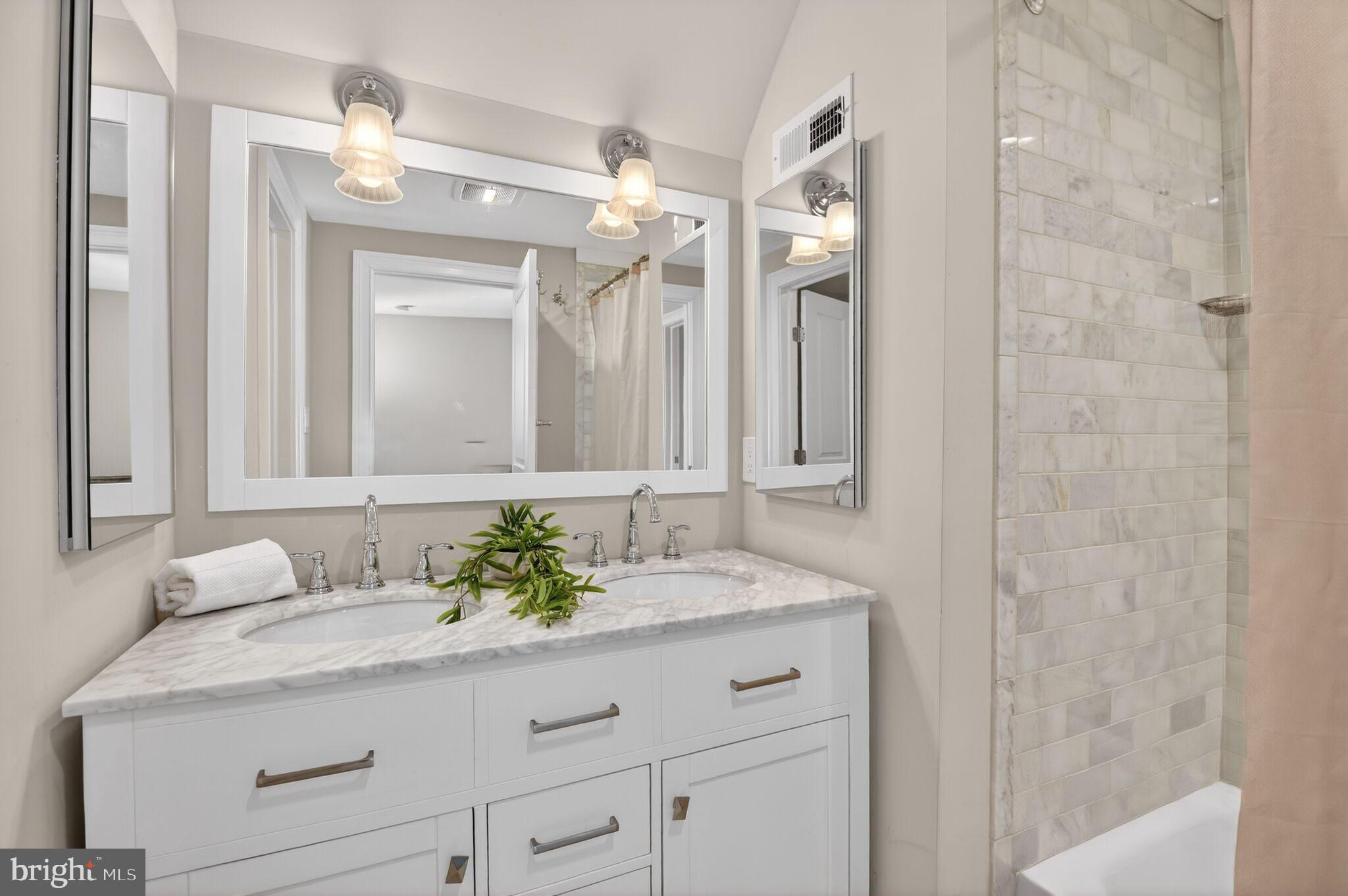 2820 BELLEVUE TERRACE NW