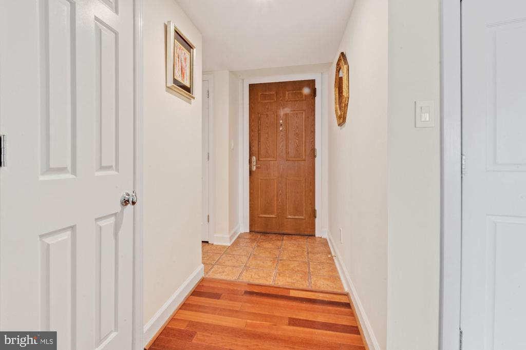1080 WISCONSIN AVENUE NW 405