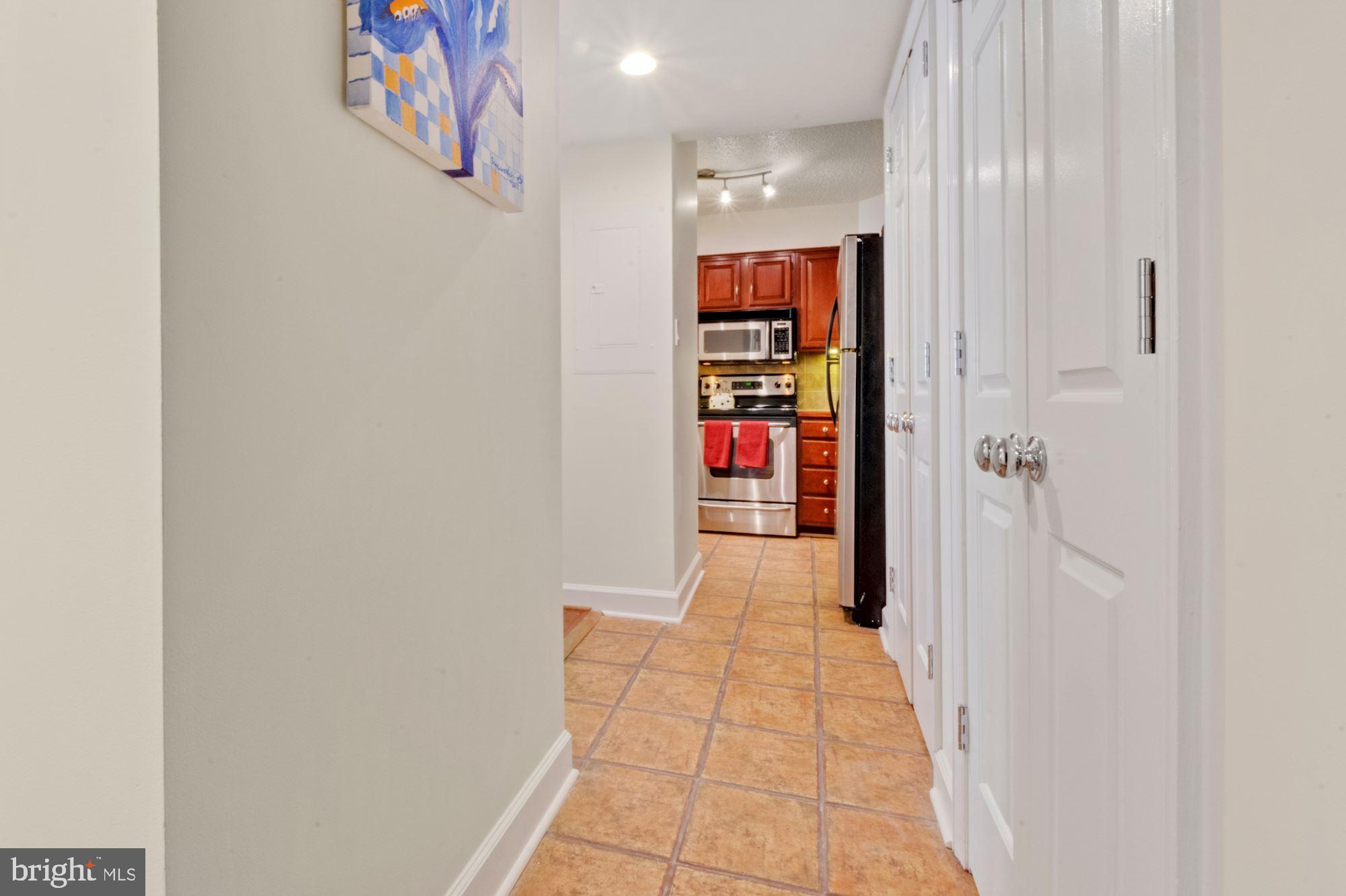 1080 WISCONSIN AVENUE NW 405