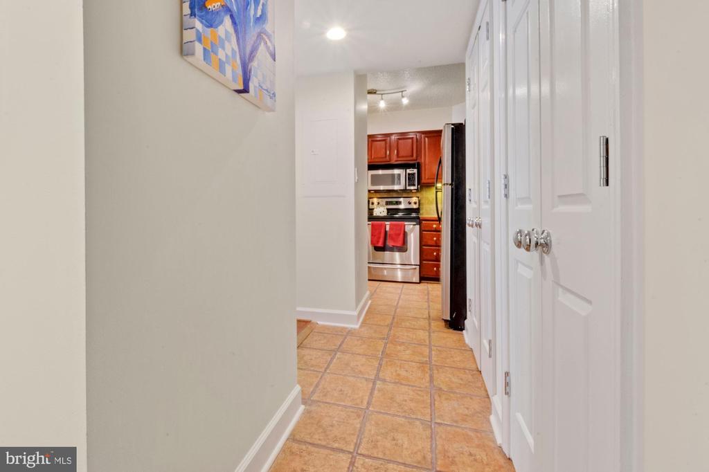 1080 WISCONSIN AVENUE NW 405