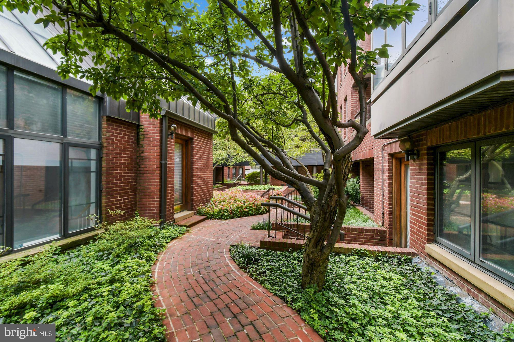 1080 WISCONSIN AVENUE NW 405