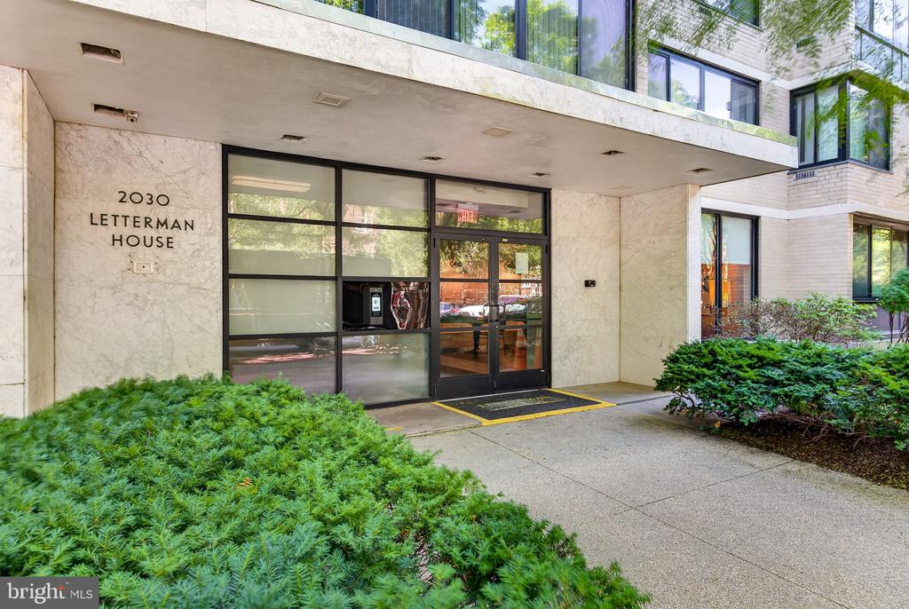 2030 F STREET NW Unit: 606