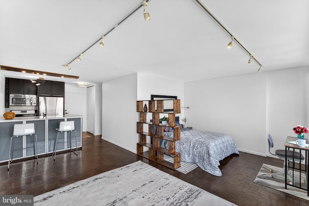 2030 F STREET NW Unit: 606