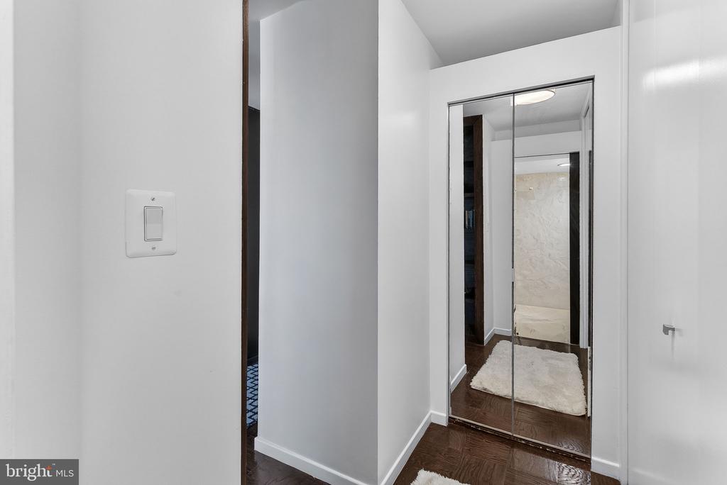 2030 F STREET NW Unit: 606