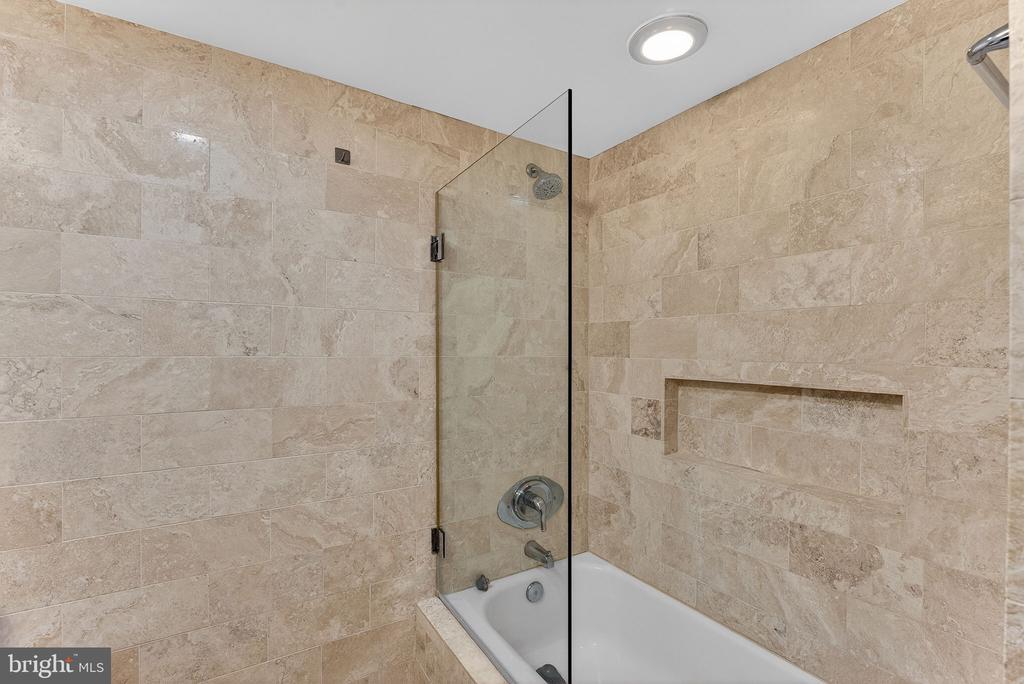 2030 F STREET NW Unit: 606