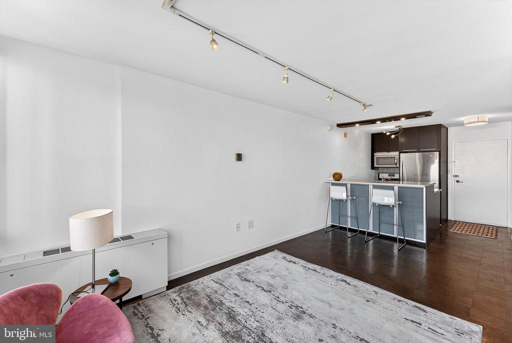 2030 F STREET NW Unit: 606