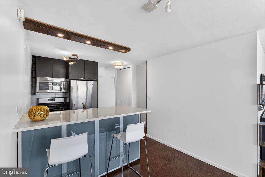2030 F STREET NW Unit: 606