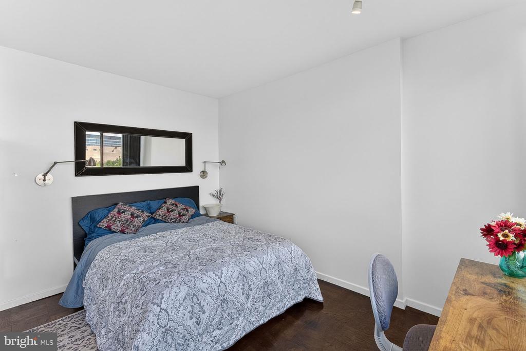 2030 F STREET NW Unit: 606