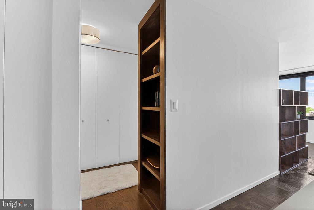 2030 F STREET NW Unit: 606