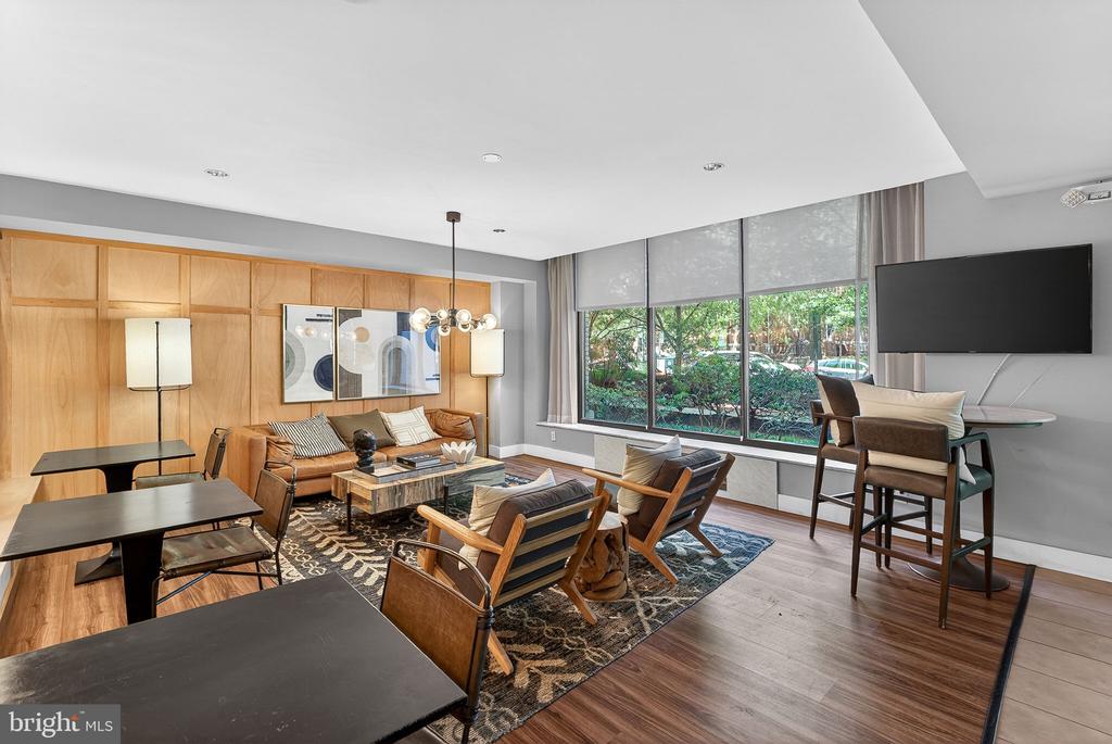 2030 F STREET NW Unit: 606