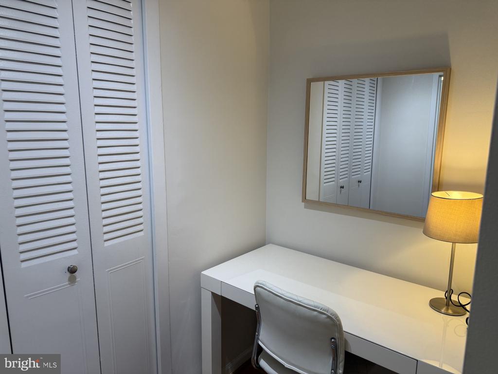 2030 F STREET NW Unit: 407