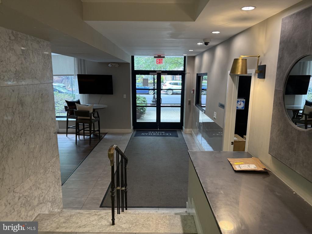 2030 F STREET NW Unit: 407