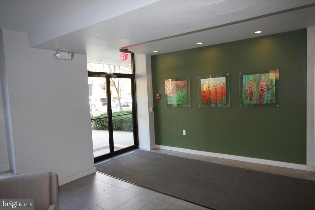 2030 F STREET NW Unit: 407