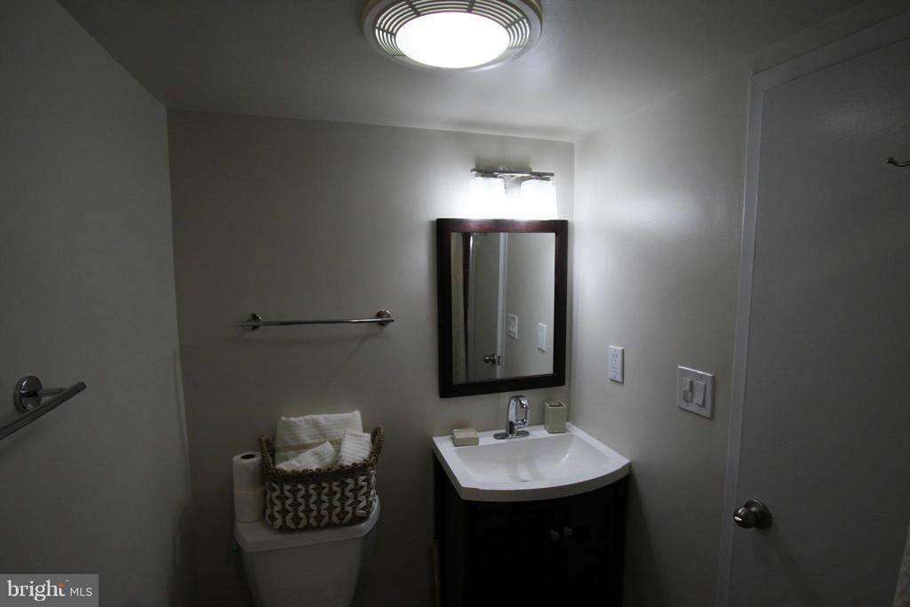 2030 F STREET NW Unit: 407