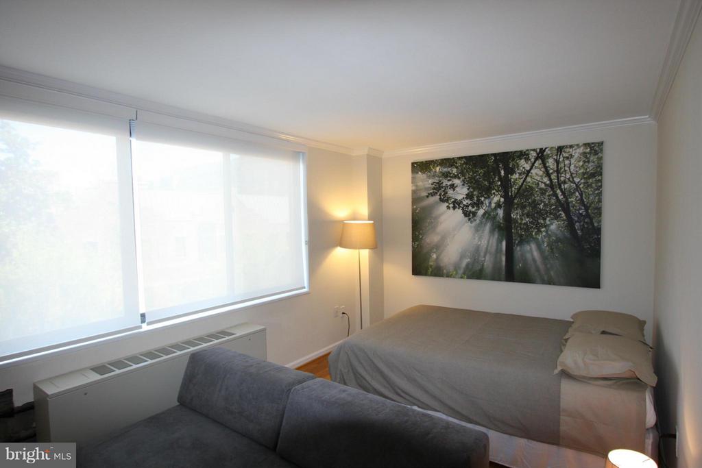 2030 F STREET NW Unit: 407