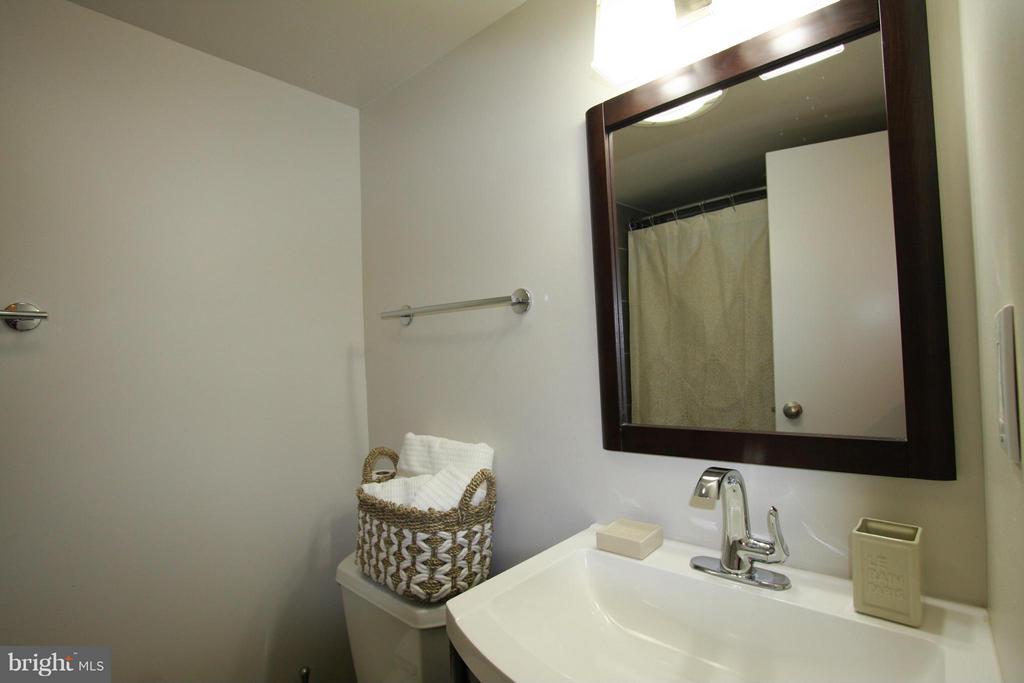 2030 F STREET NW Unit: 407