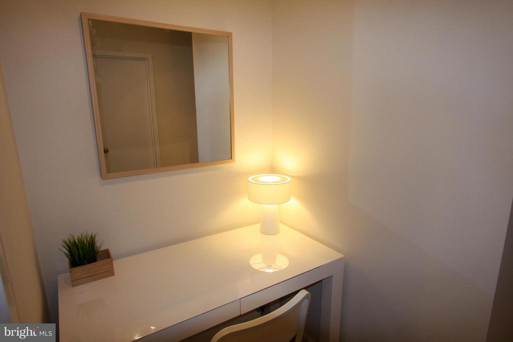 2030 F STREET NW Unit: 407