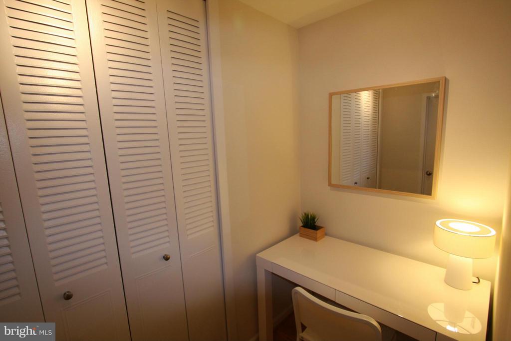 2030 F STREET NW Unit: 407