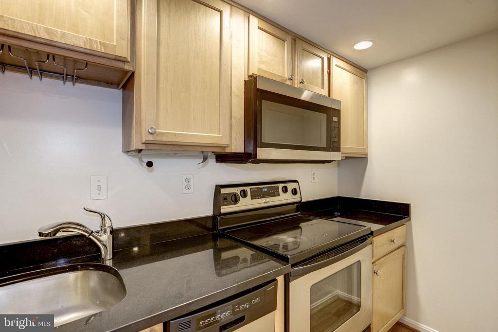 1133 13TH STREET NW Unit: 802