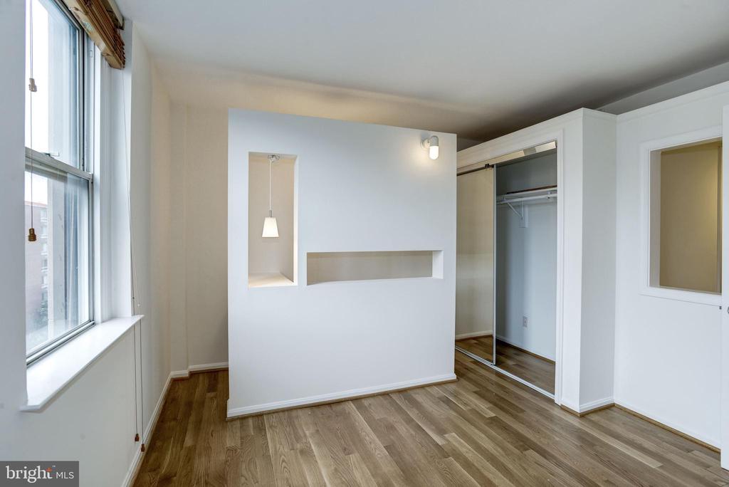 1133 13TH STREET NW Unit: 802