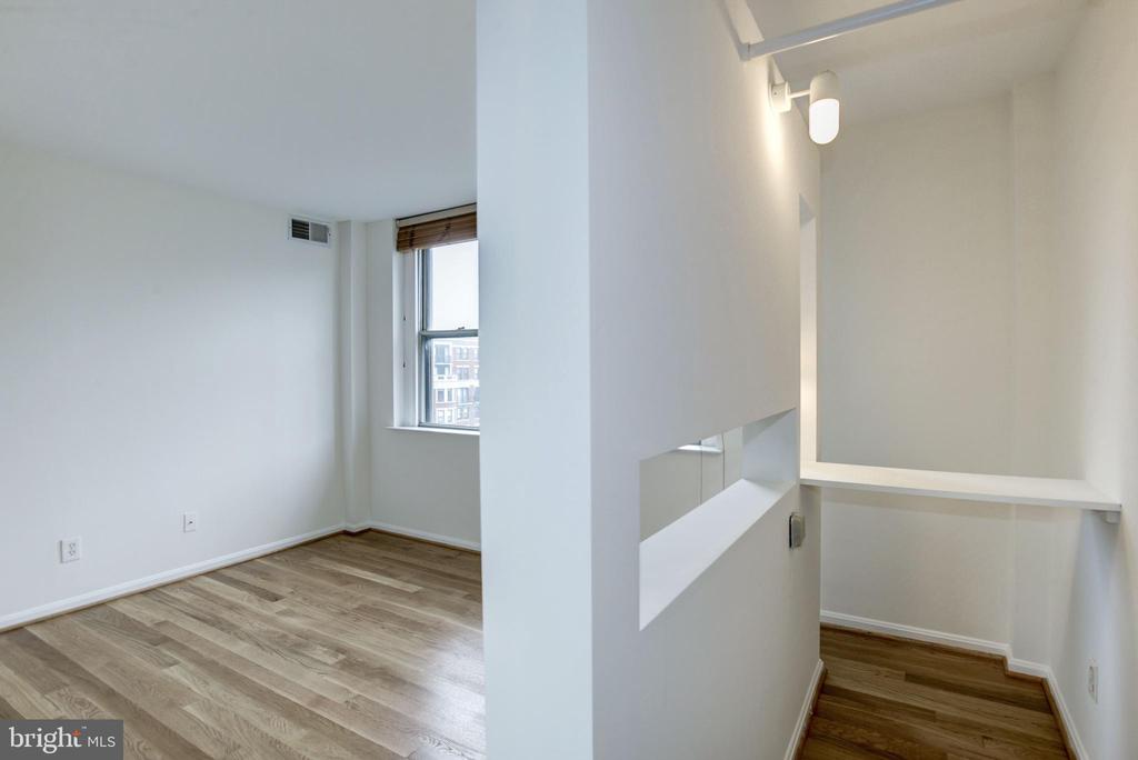 1133 13TH STREET NW Unit: 802
