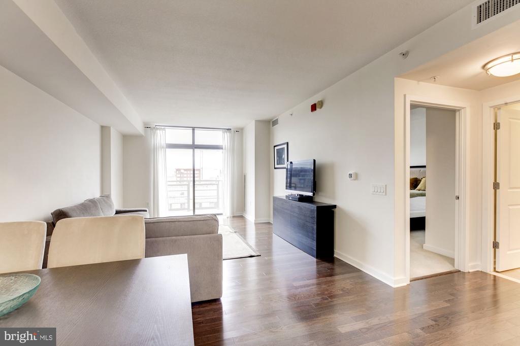 475 K STREET NW Unit: 1105