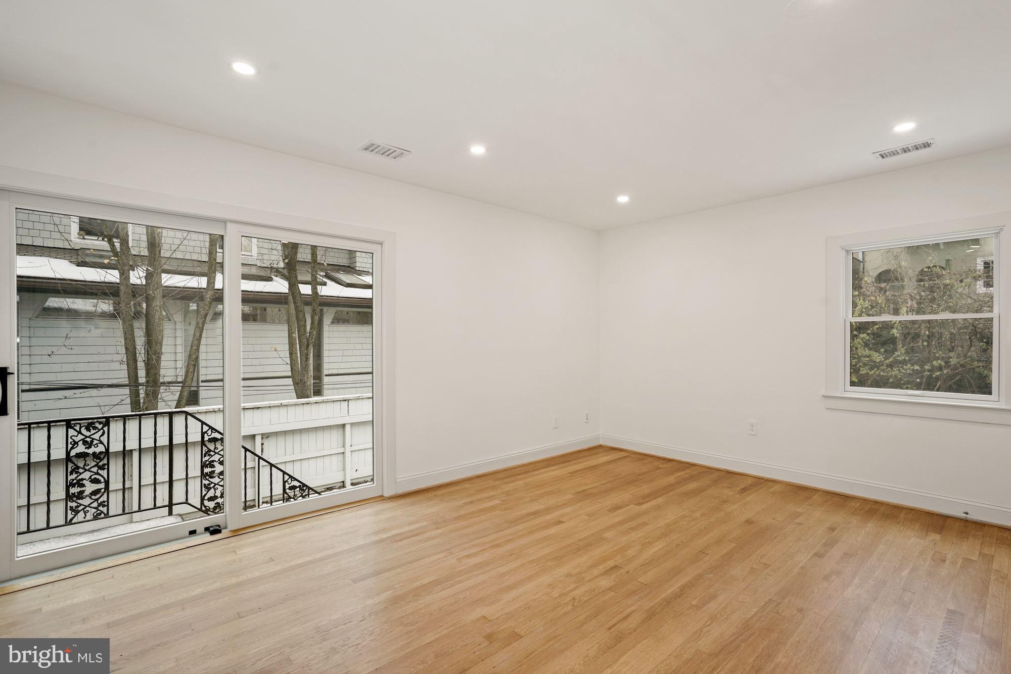 15 IRVING ST