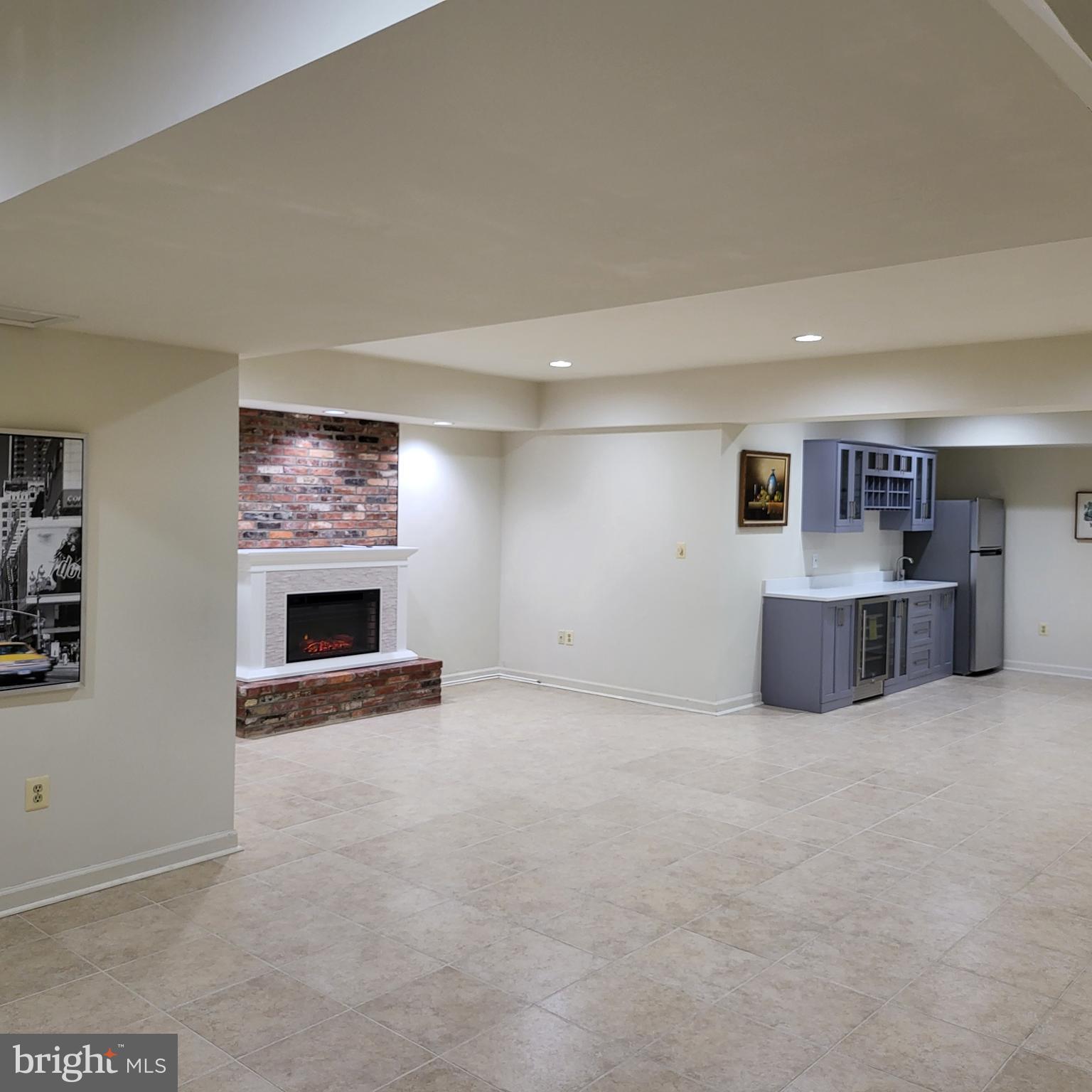 7116 BRADLEY BLVD