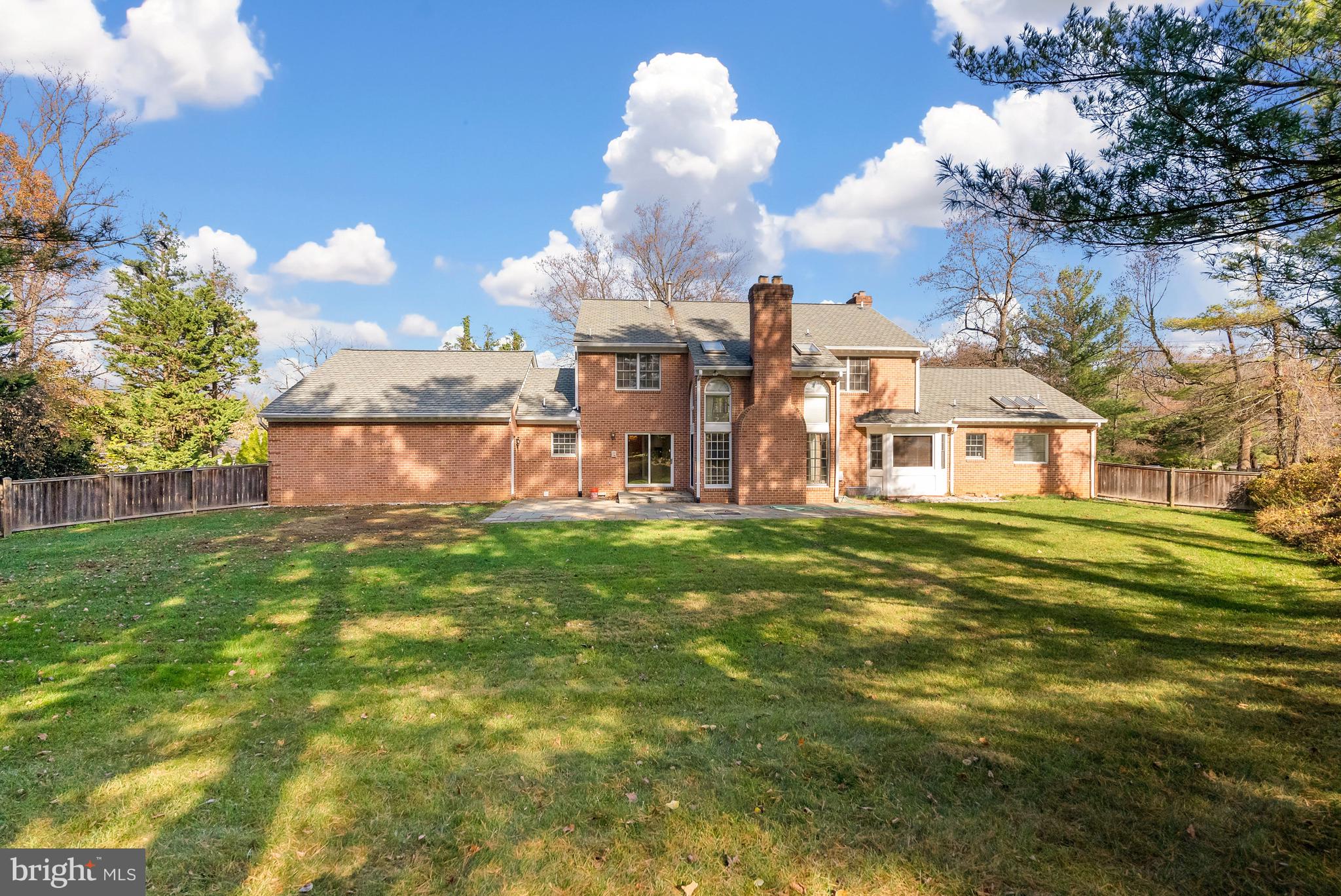 7116 BRADLEY BLVD